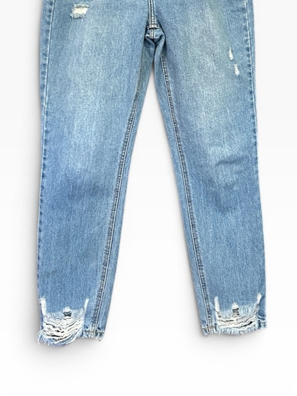 Cello Light Wash Straight Leg Distressed Cotton Denim Jeans Size 5 - Picture 5 of 10